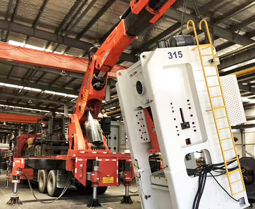 小榄镇附近随车吊出租，轻松解决运输难题