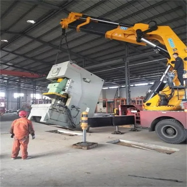 小榄镇80吨折臂吊车出租附近电话